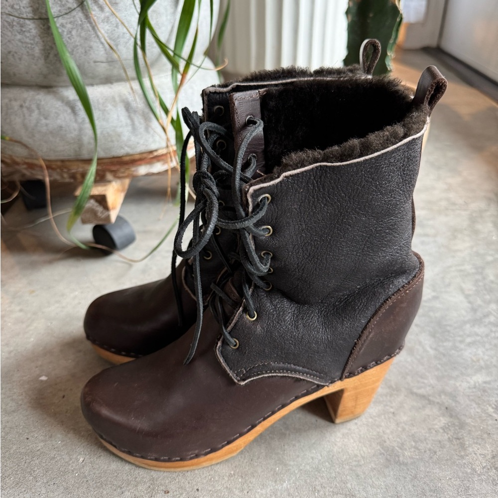 No.6 Clog Shearling Lined Lace Up Boot Sz 39 Black & Brown Natural Base 3” heel